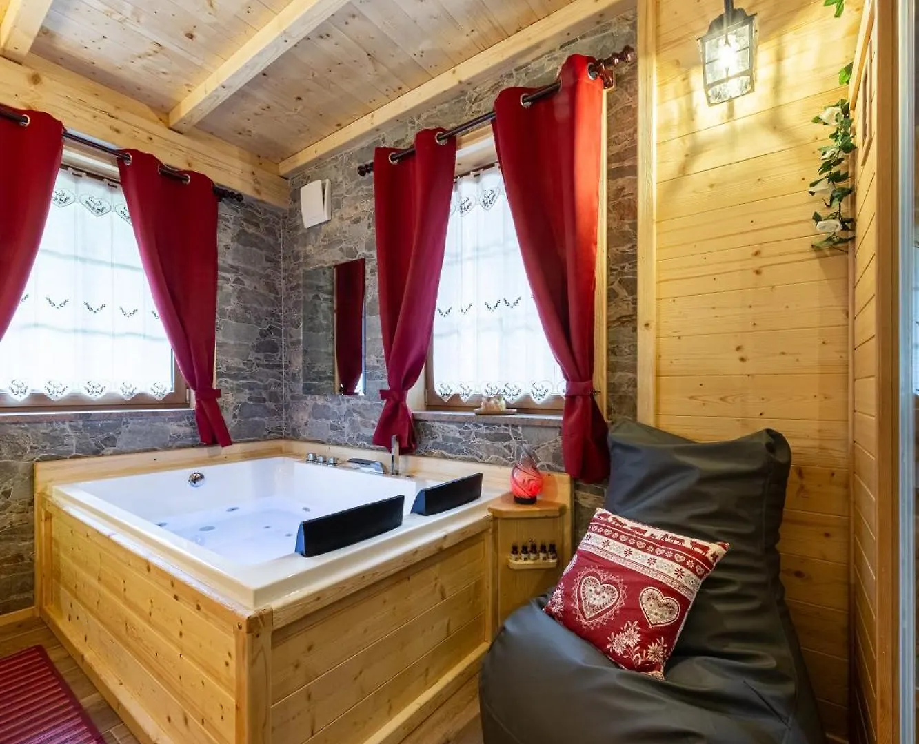 MINI PISCINA e VASCA IDROMASSAGGIO, SAUNA-AL RANCH DOLOMITI PASSION SPA appartamenti Pieve di Cadore